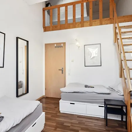 Reihenhaus Mit 2 Schlafzimmern *